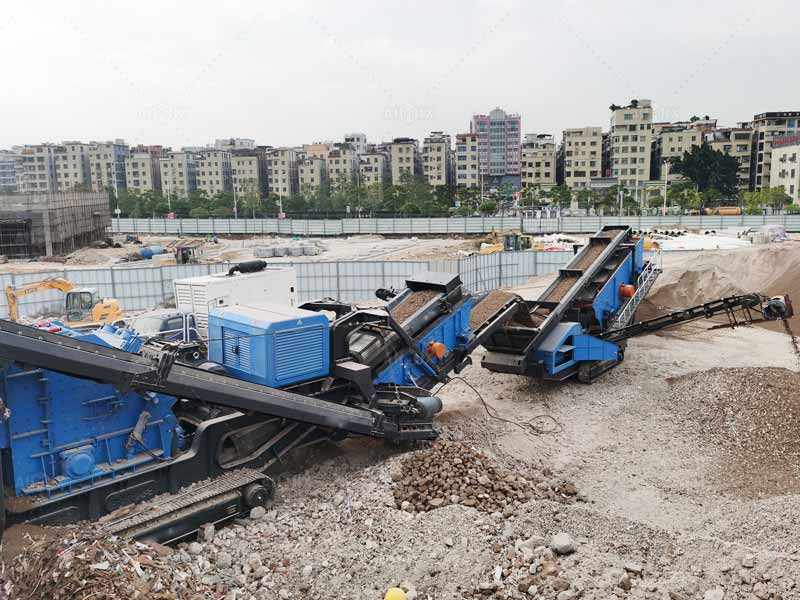workingsite of mobile crawler basalt crushers